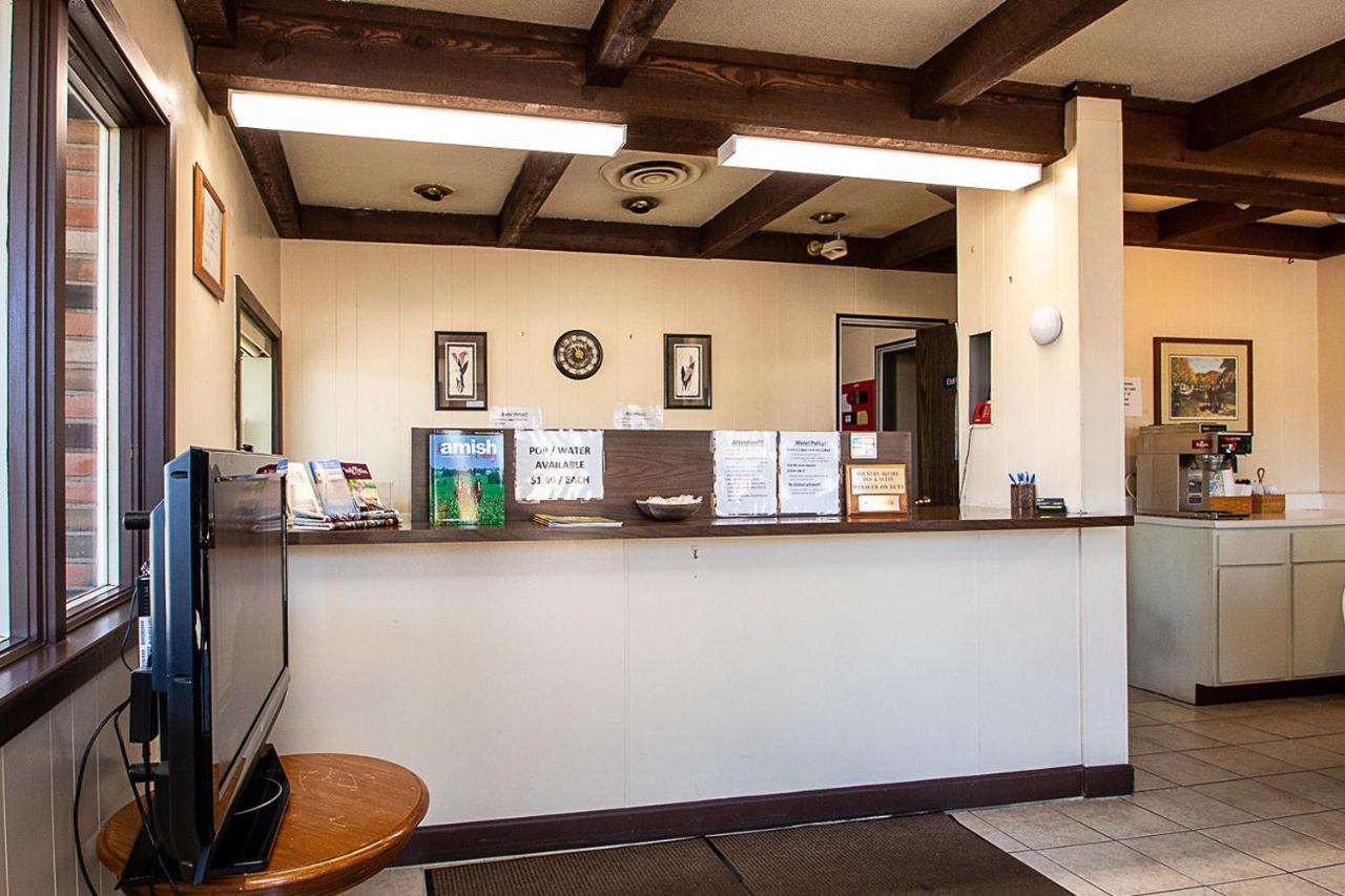 Country Squire Inn And Suites Coshocton エクステリア 写真