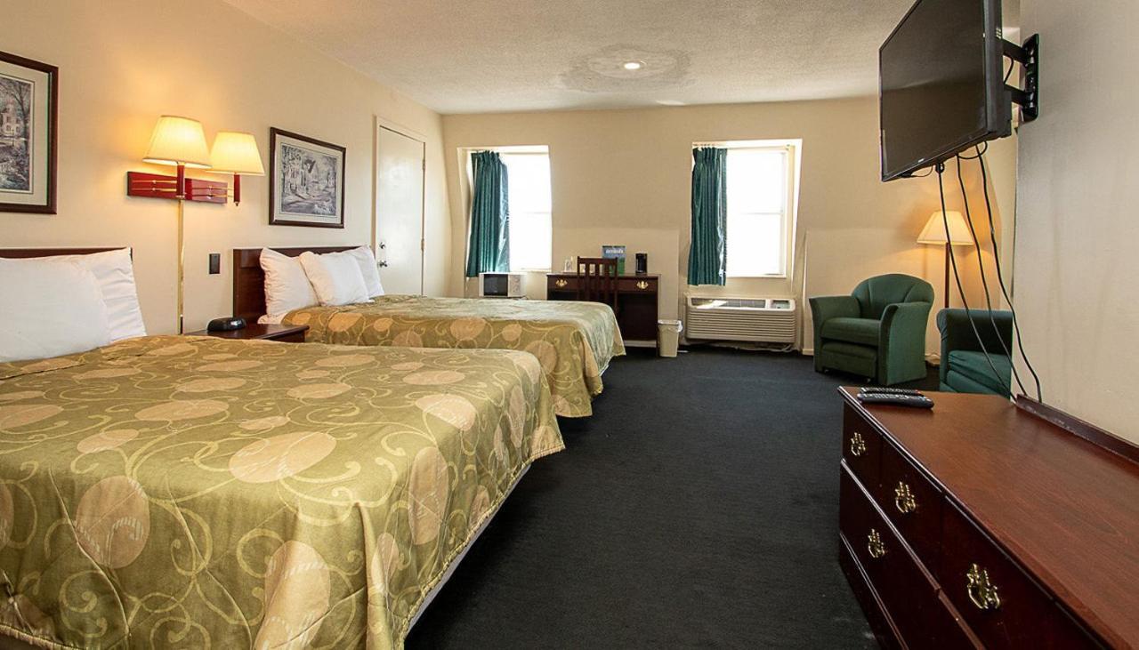 Country Squire Inn And Suites Coshocton エクステリア 写真