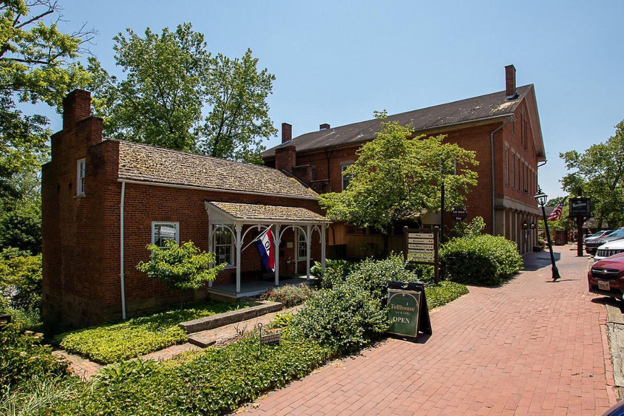 Country Squire Inn And Suites Coshocton エクステリア 写真
