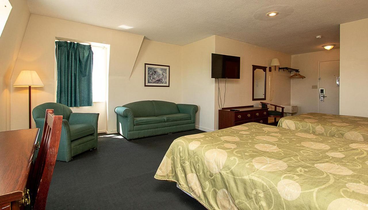 Country Squire Inn And Suites Coshocton エクステリア 写真