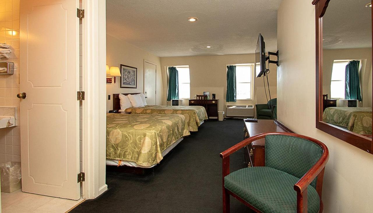 Country Squire Inn And Suites Coshocton エクステリア 写真