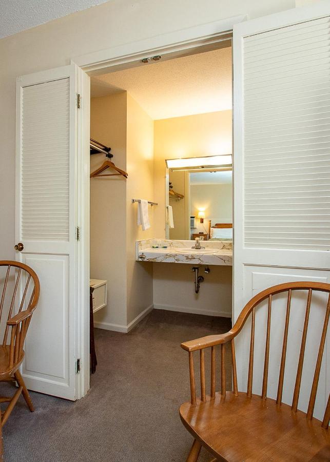 Country Squire Inn And Suites Coshocton エクステリア 写真