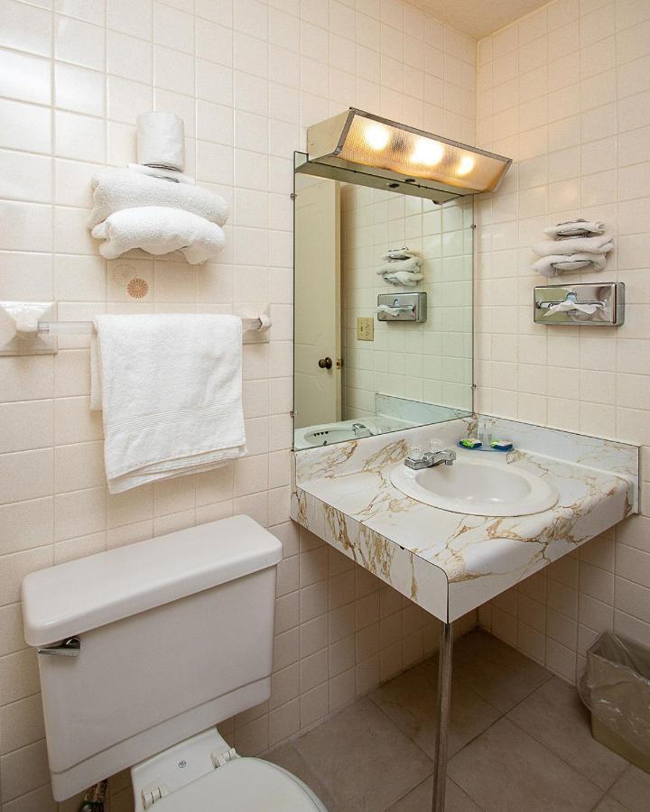 Country Squire Inn And Suites Coshocton エクステリア 写真