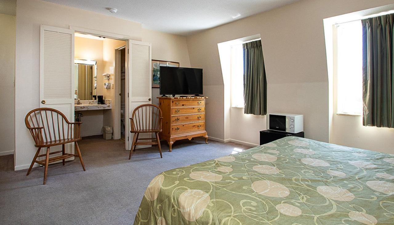 Country Squire Inn And Suites Coshocton エクステリア 写真